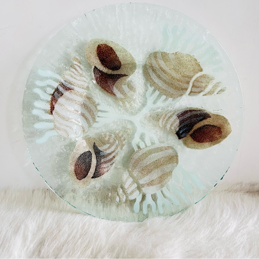 Sydenstricker Nautical Seashell fused glass plate - Picture 9 of 10